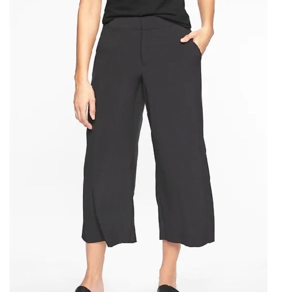 NWT Athleta Tribeca Crop Pants 4 Black v633,643 - Picture 2 of 6
